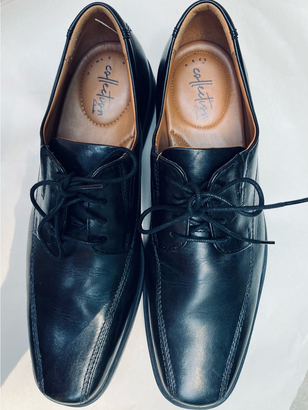 Clarks Black Leather Lace-Up Derby with Tan Insoles